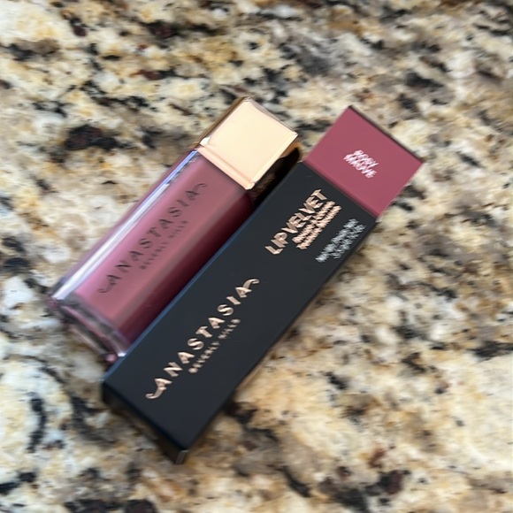 ⚡️💕Anastasia Beverly Hills Rosy Mauve Lip Velvet - Picture 8 of 10
